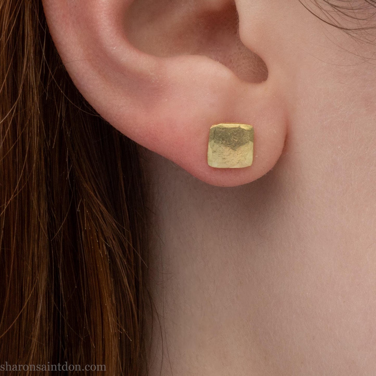 Solid 18k gold stud earrings 7mm square. Hammered with matte brushed finish, solid 18k gold backs.
