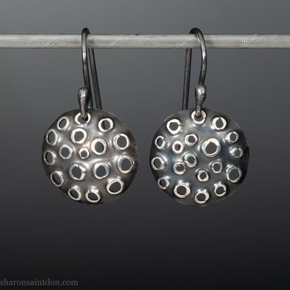 15mm solid 925 sterling silver round disc earrings, hand-punched pattern, dark antique patina, french hooks.