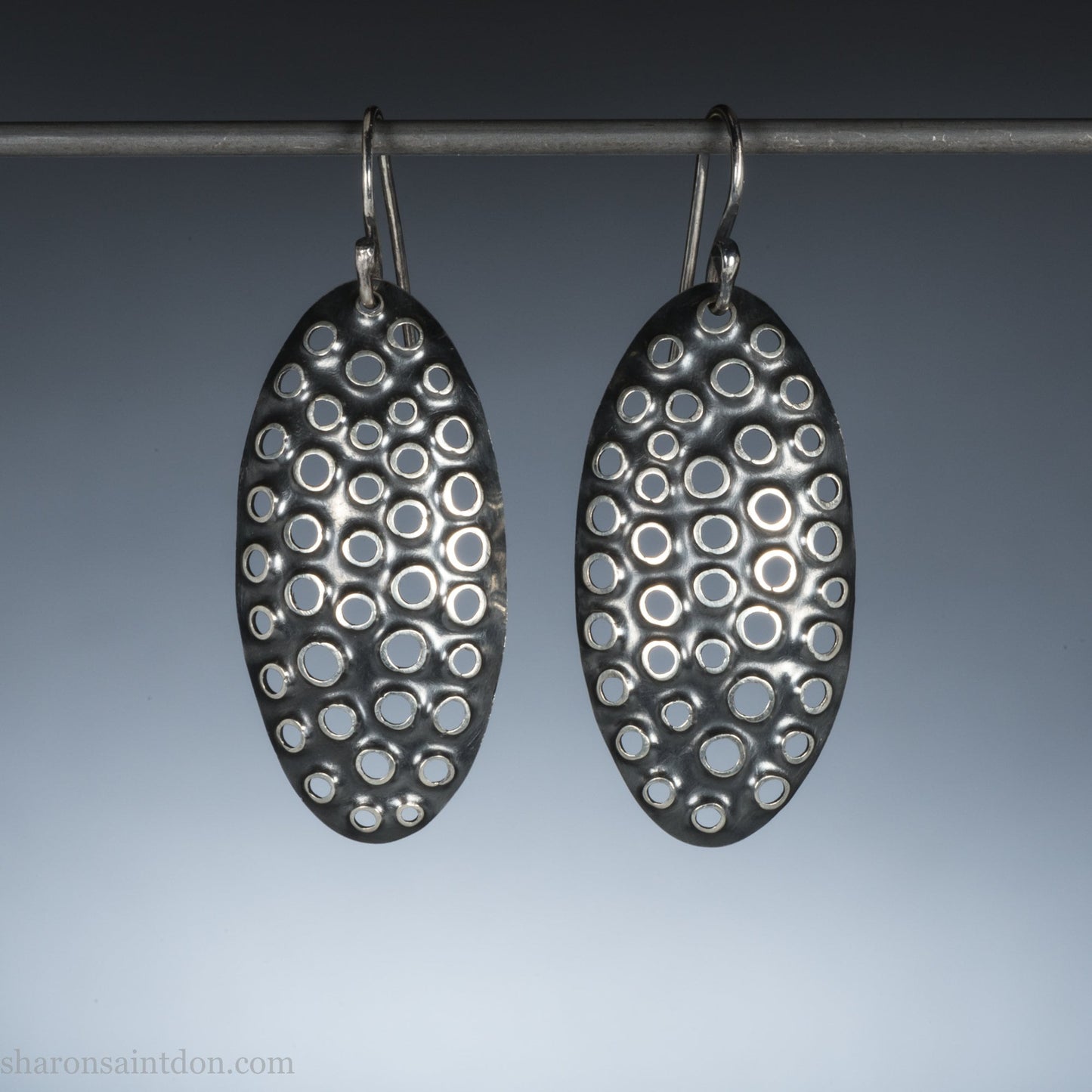38mm solid 925 sterling silver oval disc earrings, hand-punched pattern, dark antique patina, silver highlights, handmade ear wires.