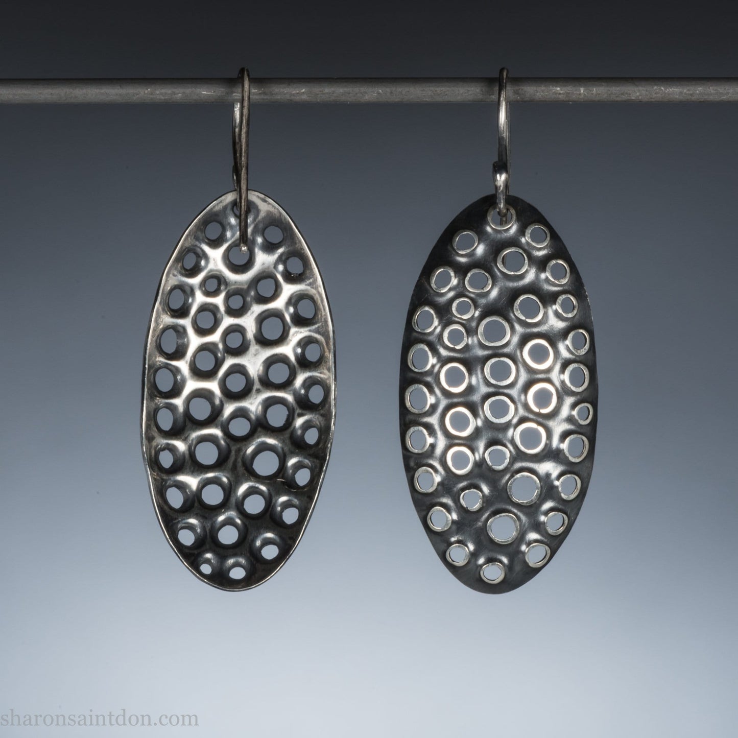 38mm solid 925 sterling silver oval disc earrings, hand-punched pattern, dark antique patina, silver highlights, handmade ear wires.