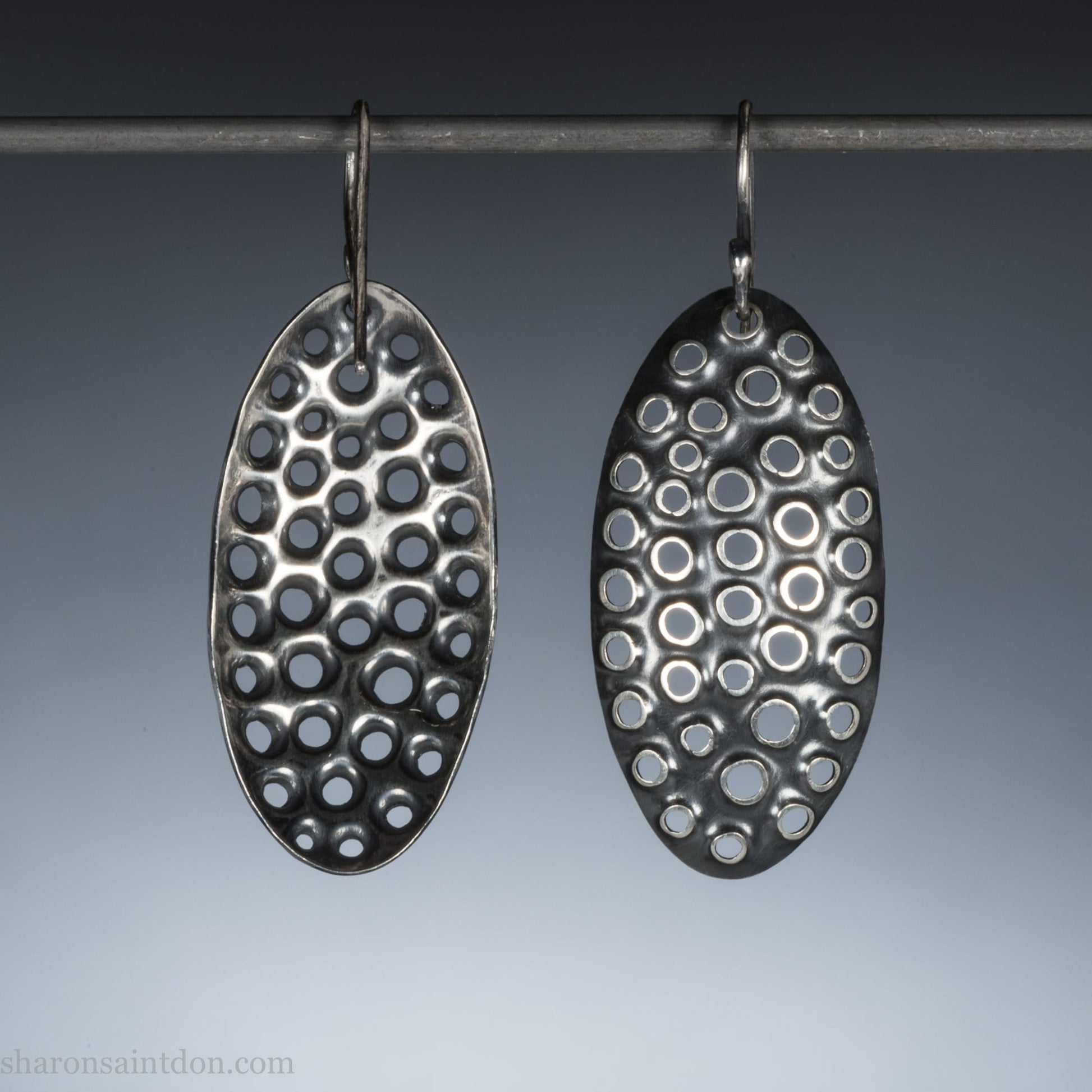 38mm solid 925 sterling silver oval disc earrings, hand-punched pattern, dark antique patina, silver highlights, handmade ear wires.