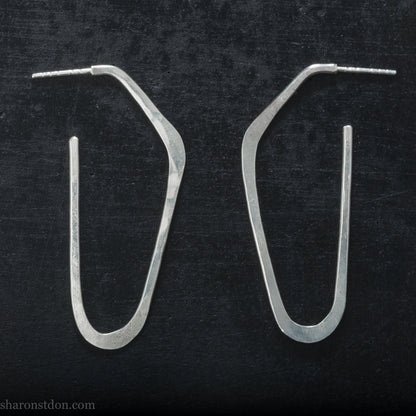 Solid 925 sterling silver hoop earrings, hammered, angular long high D shape. Matte finish.